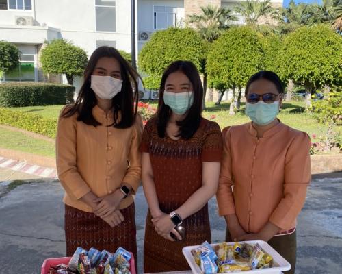 ทำบุญส่งท้ายปีเก่าต้อนรับปีใหม่