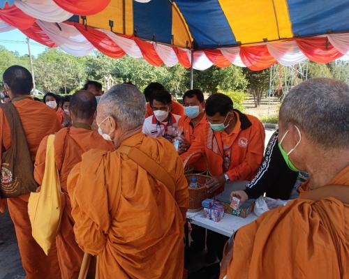 ทำบุญส่งท้ายปีเก่าต้อนรับปีใหม่