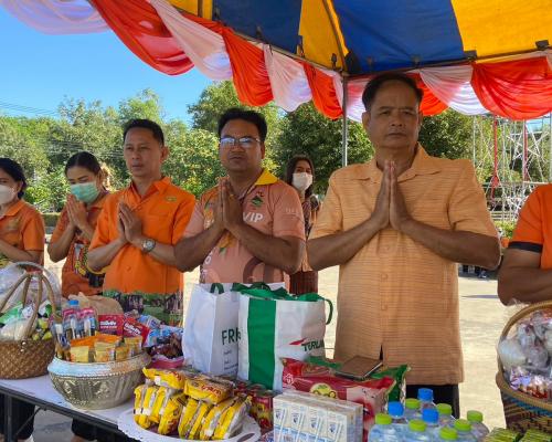 ทำบุญส่งท้ายปีเก่าต้อนรับปีใหม่